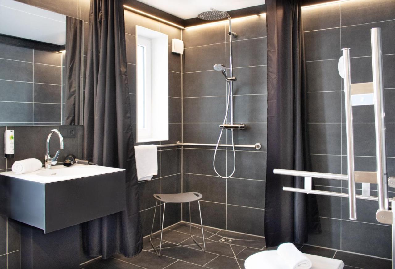 Hotel Sld By Wmm *